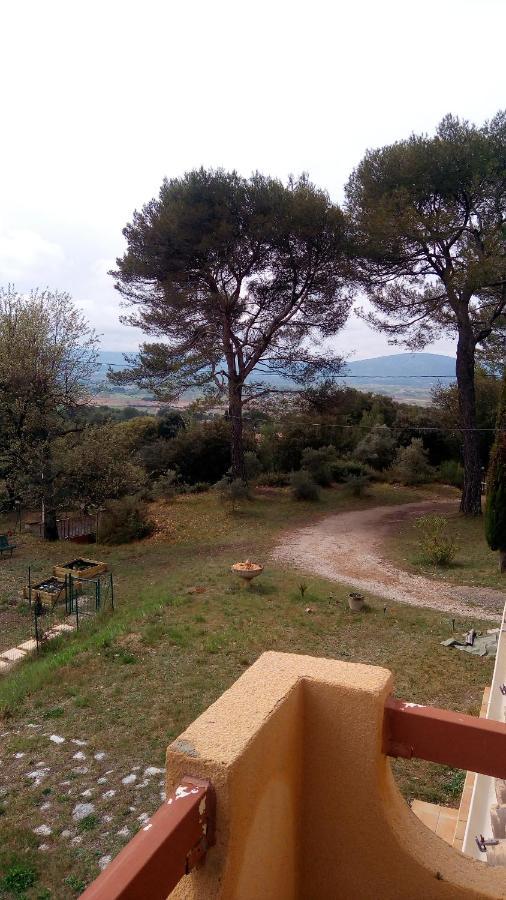 Les Cigales Bed & Breakfast Villelaure Екстериор снимка