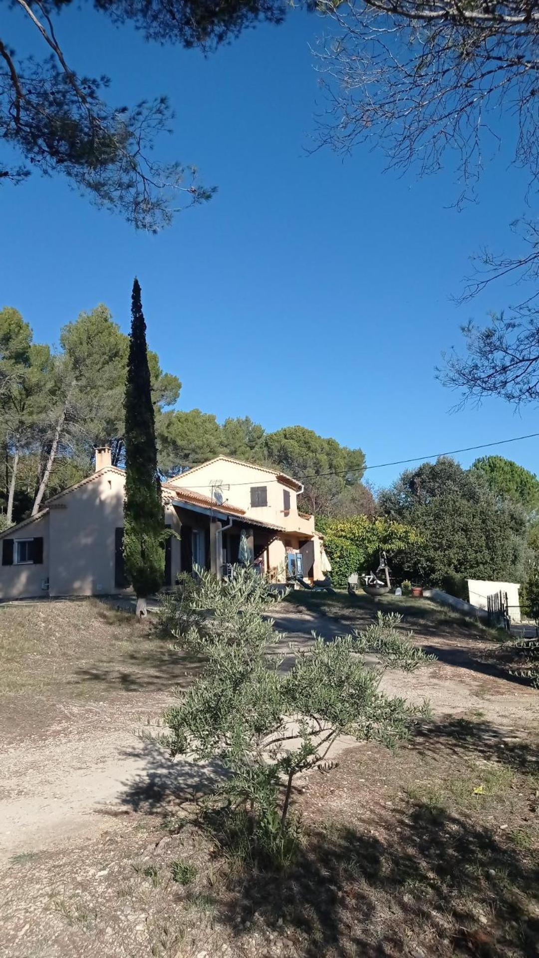 Les Cigales Bed & Breakfast Villelaure Екстериор снимка