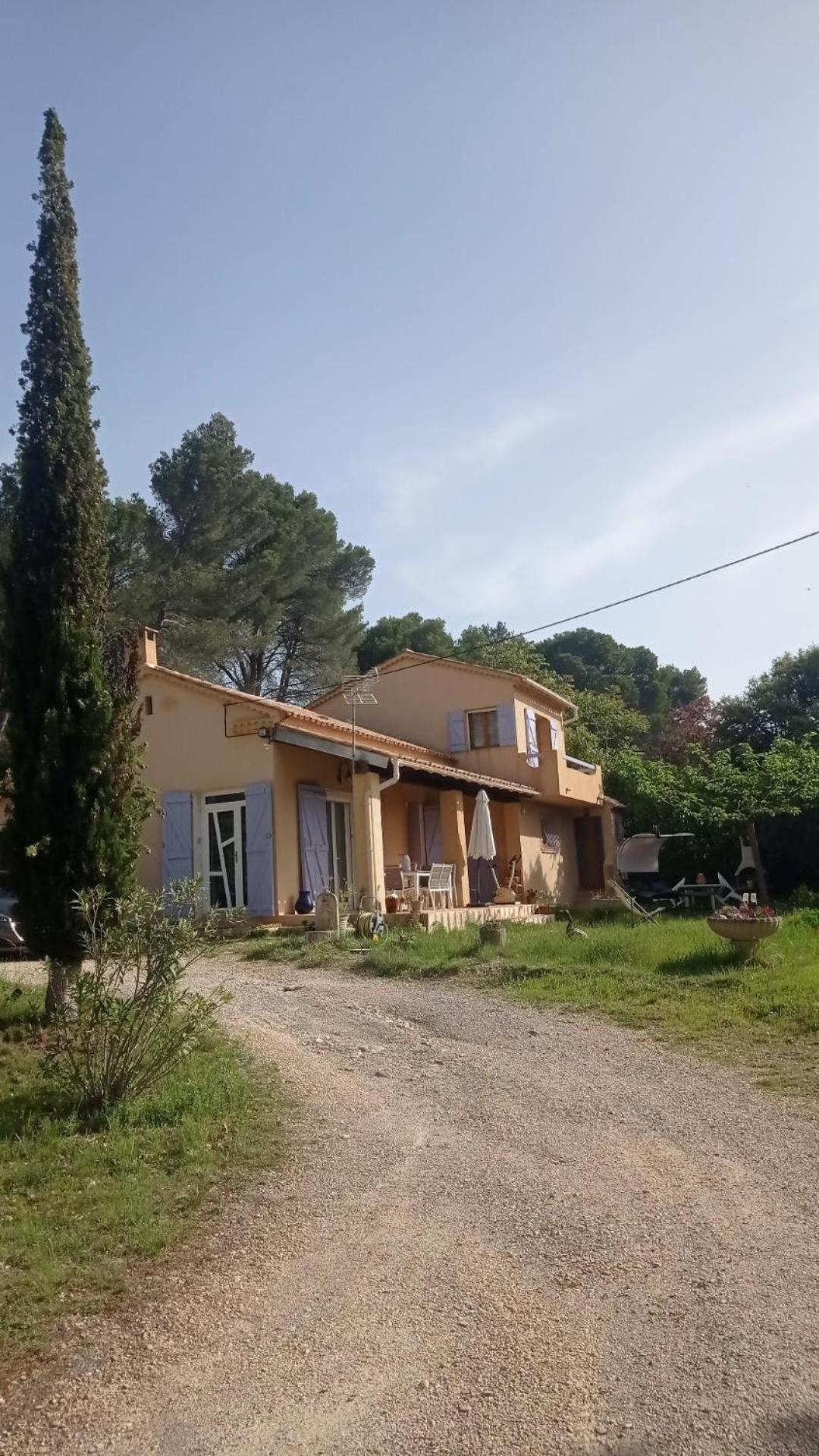Les Cigales Bed & Breakfast Villelaure Екстериор снимка